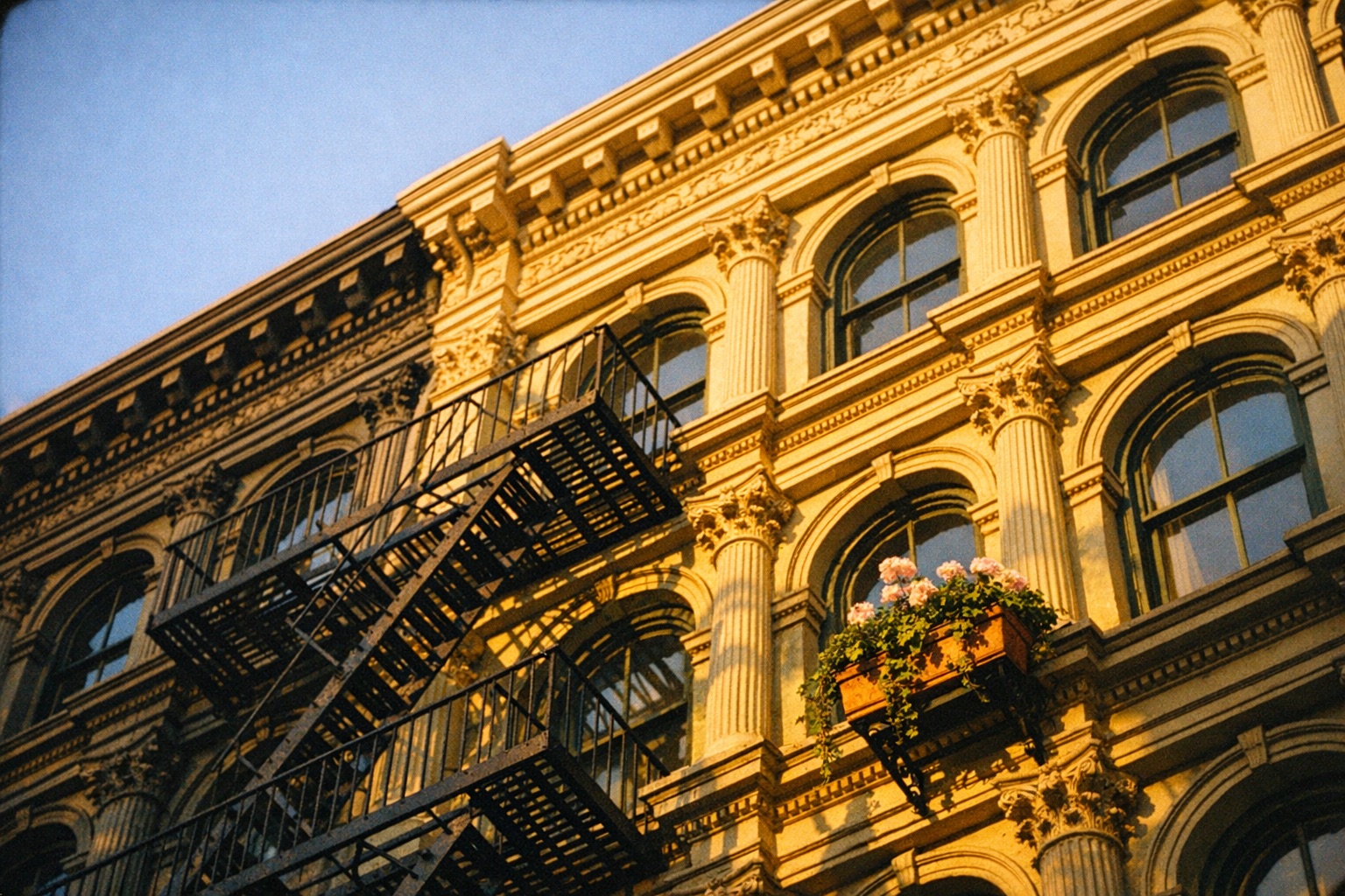 SoHo, le quartier qu'on traverse sans lever les yeux